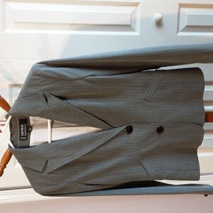 Larry Levine ladies gray blazer (jacket) size 6.